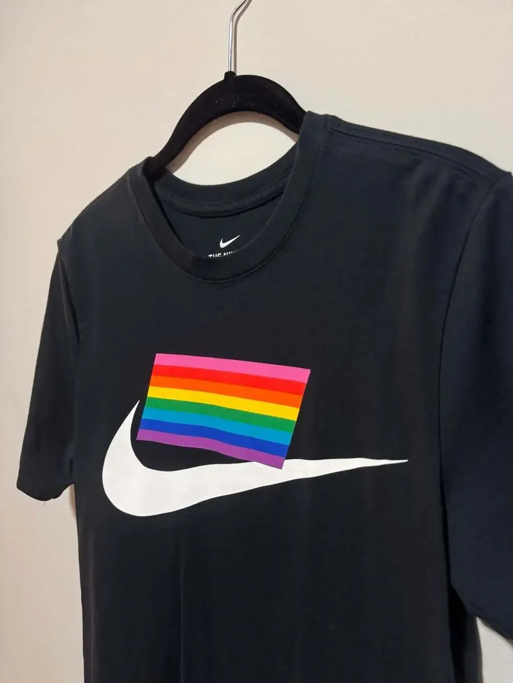 Nike BeTrue Pride Rainbow Swoosh T-Shirt Black Men’s Small LGBTQ Tee